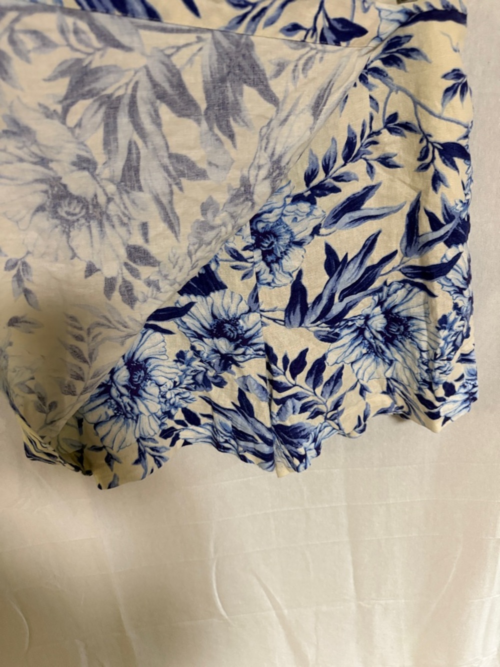 Ellen Tracy Blue Floral Linen-Blend Mini Skort Summertime Beach Vacation - Picture 4 of 9